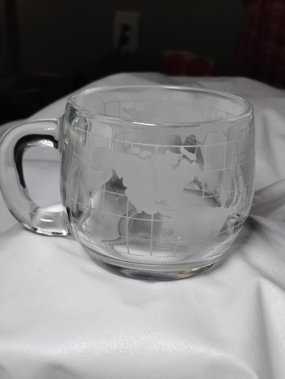 VTG. Nestle NESCAFE glass etched world mug